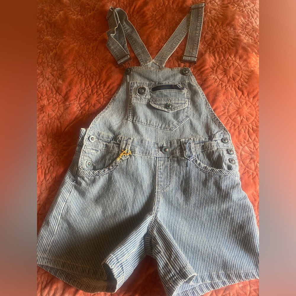 cute overalls !